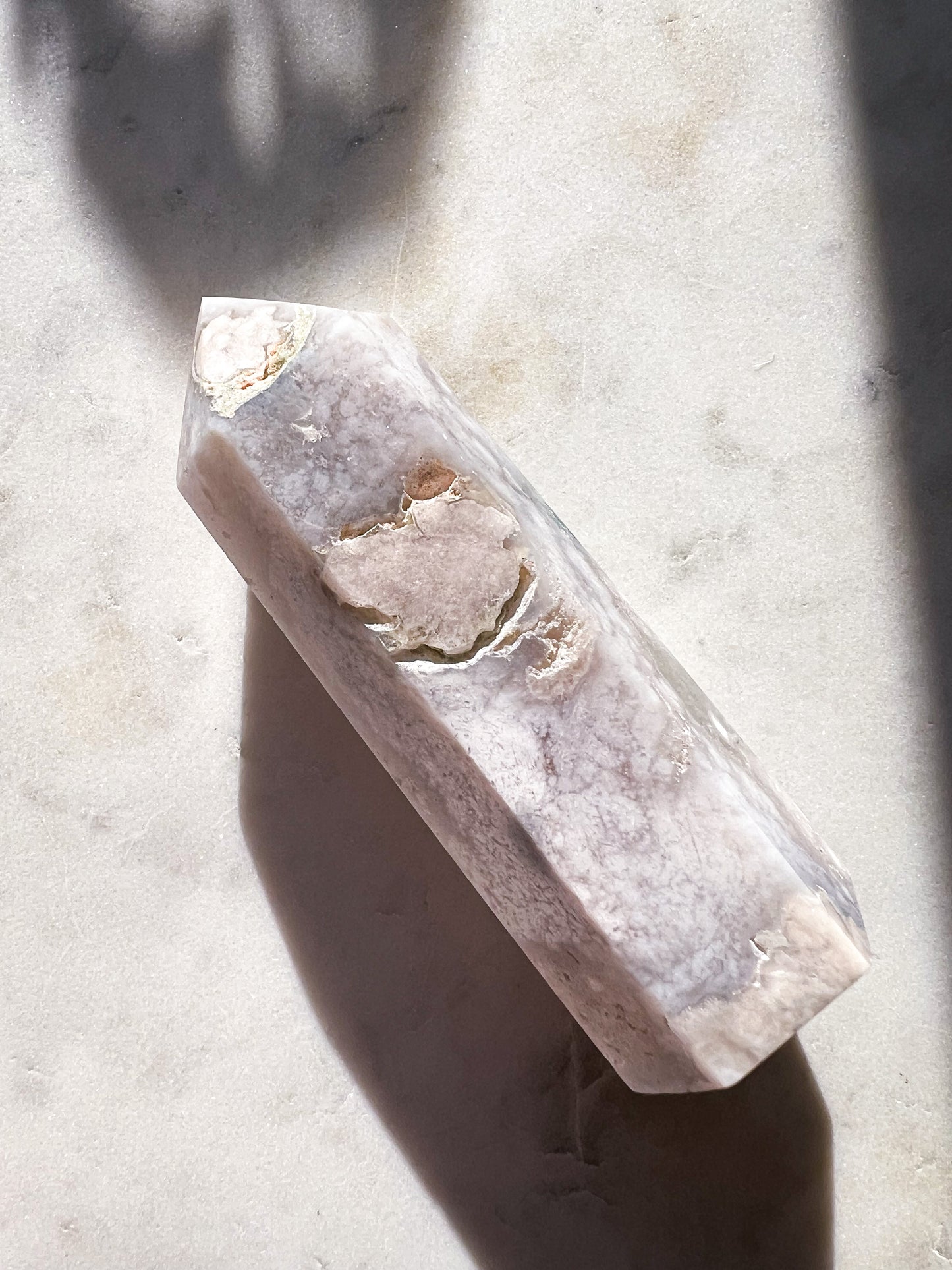 Grey Flower Agate Tower