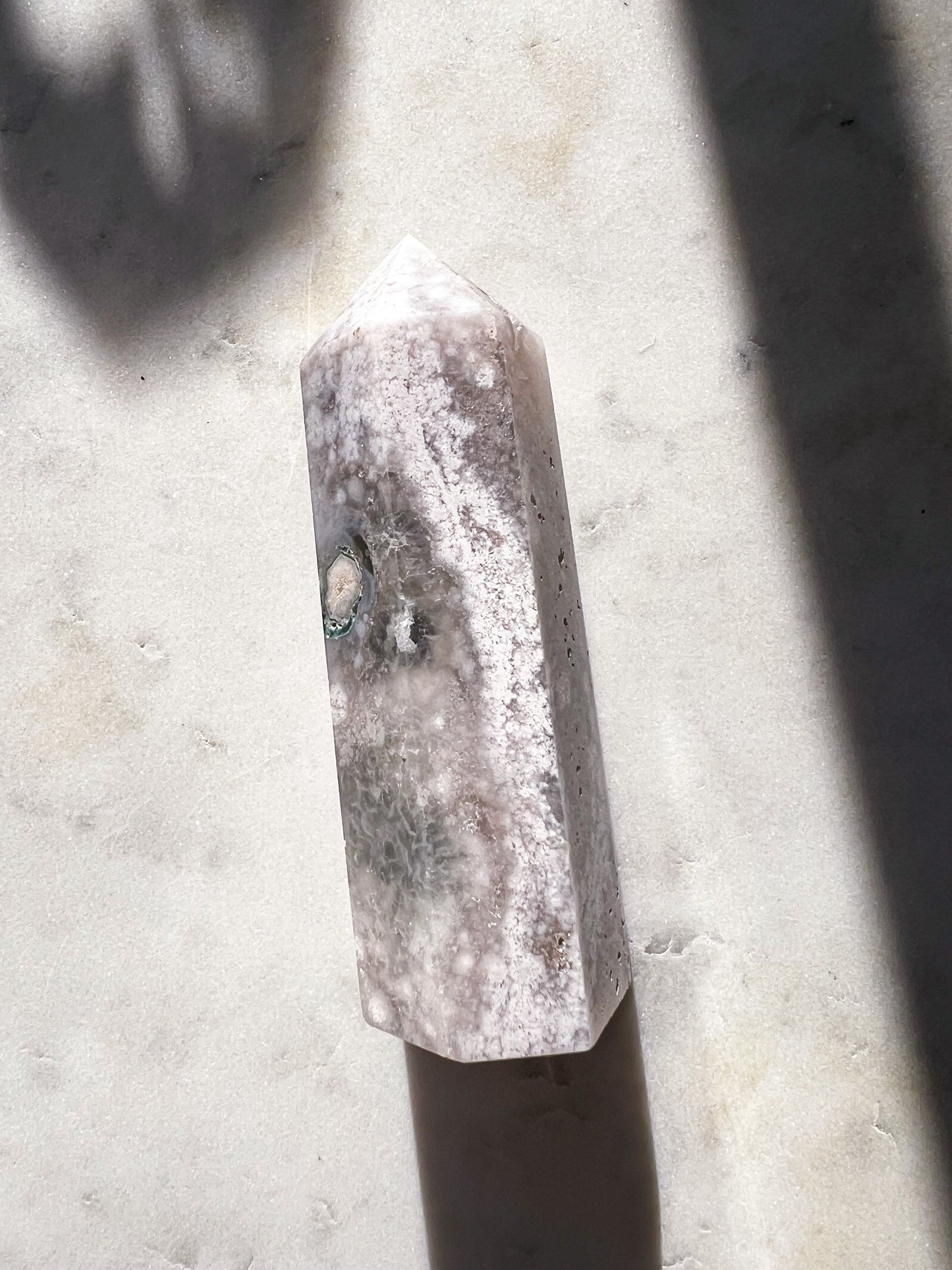 Grey Flower Agate Tower